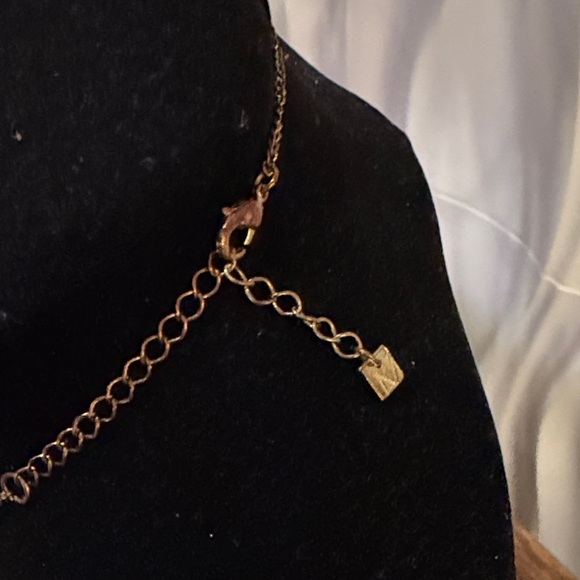 Elegant Gold Bird Necklace - Picture 3 of 4